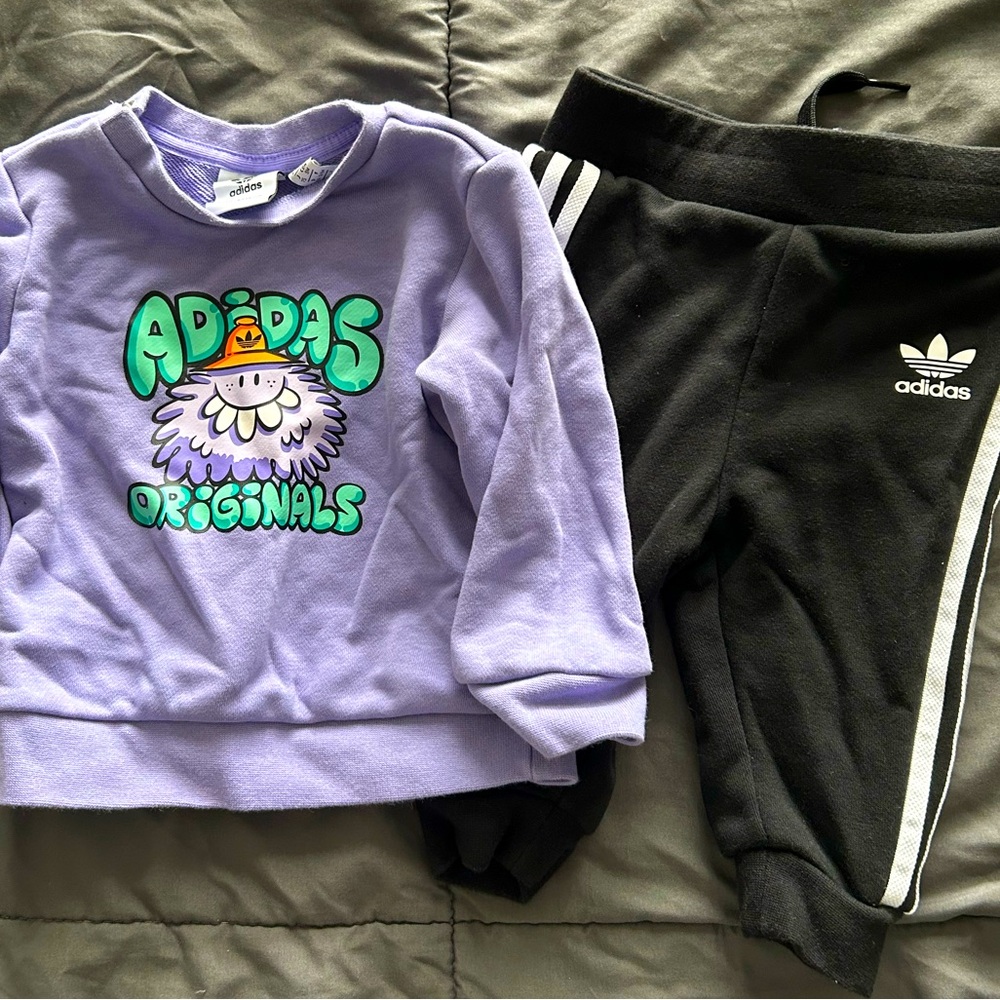 6-9 month Adidas matching set.